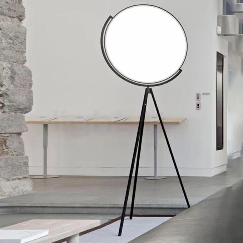 Vero Italian Tripod Lamp