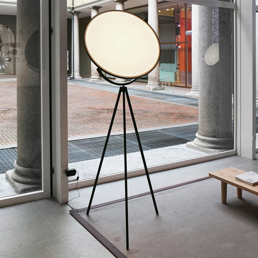 Vero Italian Tripod Lamp