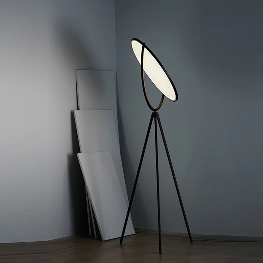 Vero Italian Tripod Lamp